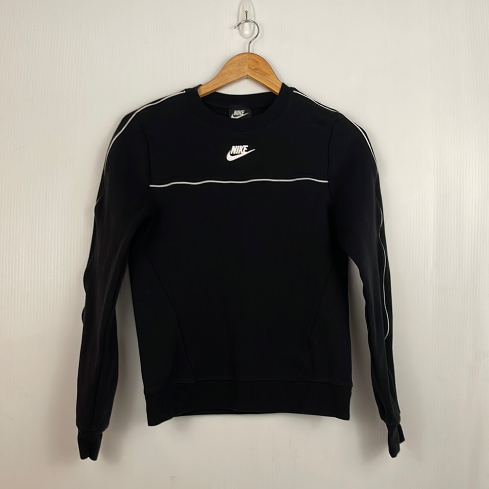 Black Nike Crewneck Sweatshirt